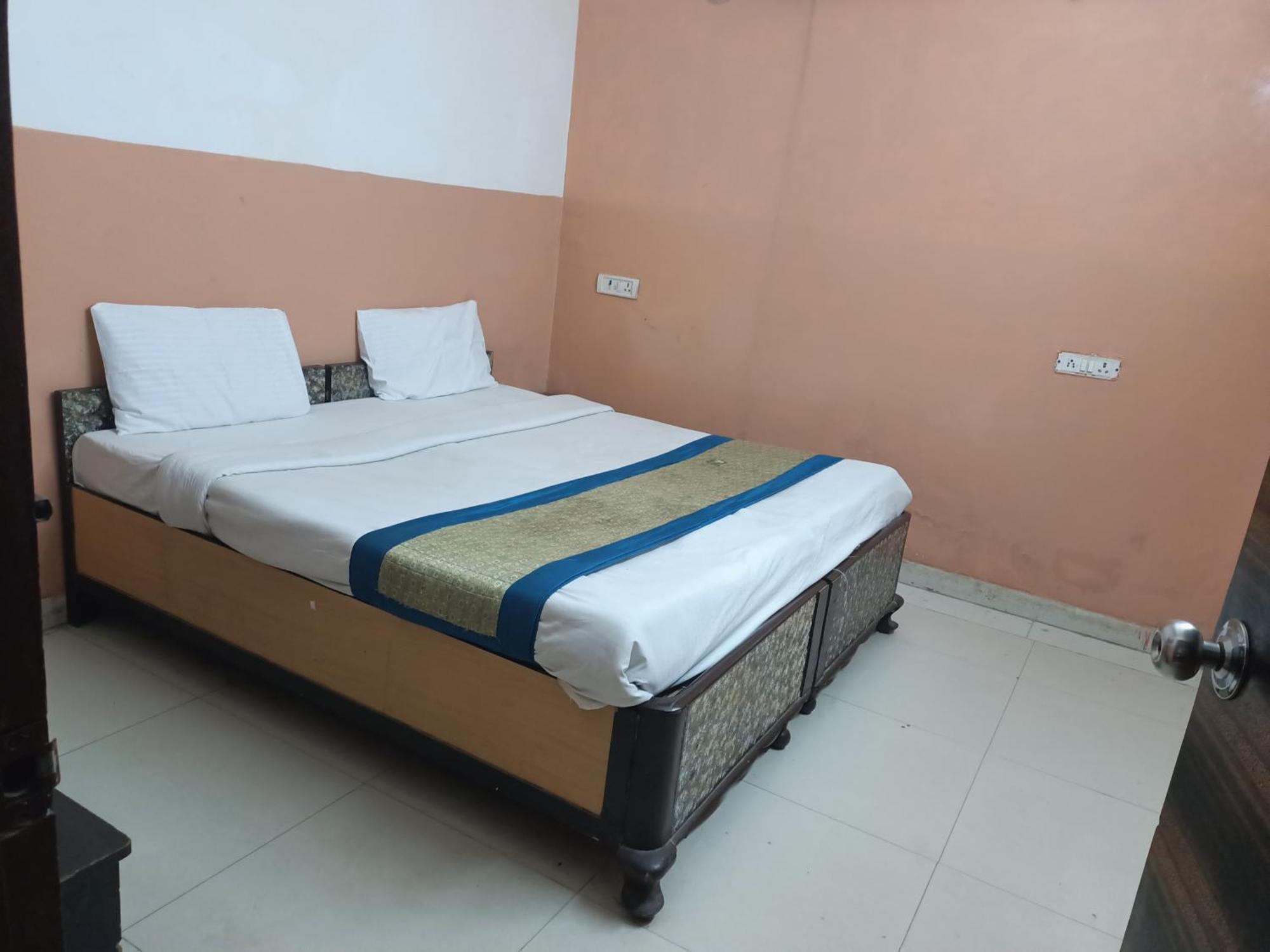 Hotel Royal India - Vijay Enclave นิวเดลี ภายนอก รูปภาพ