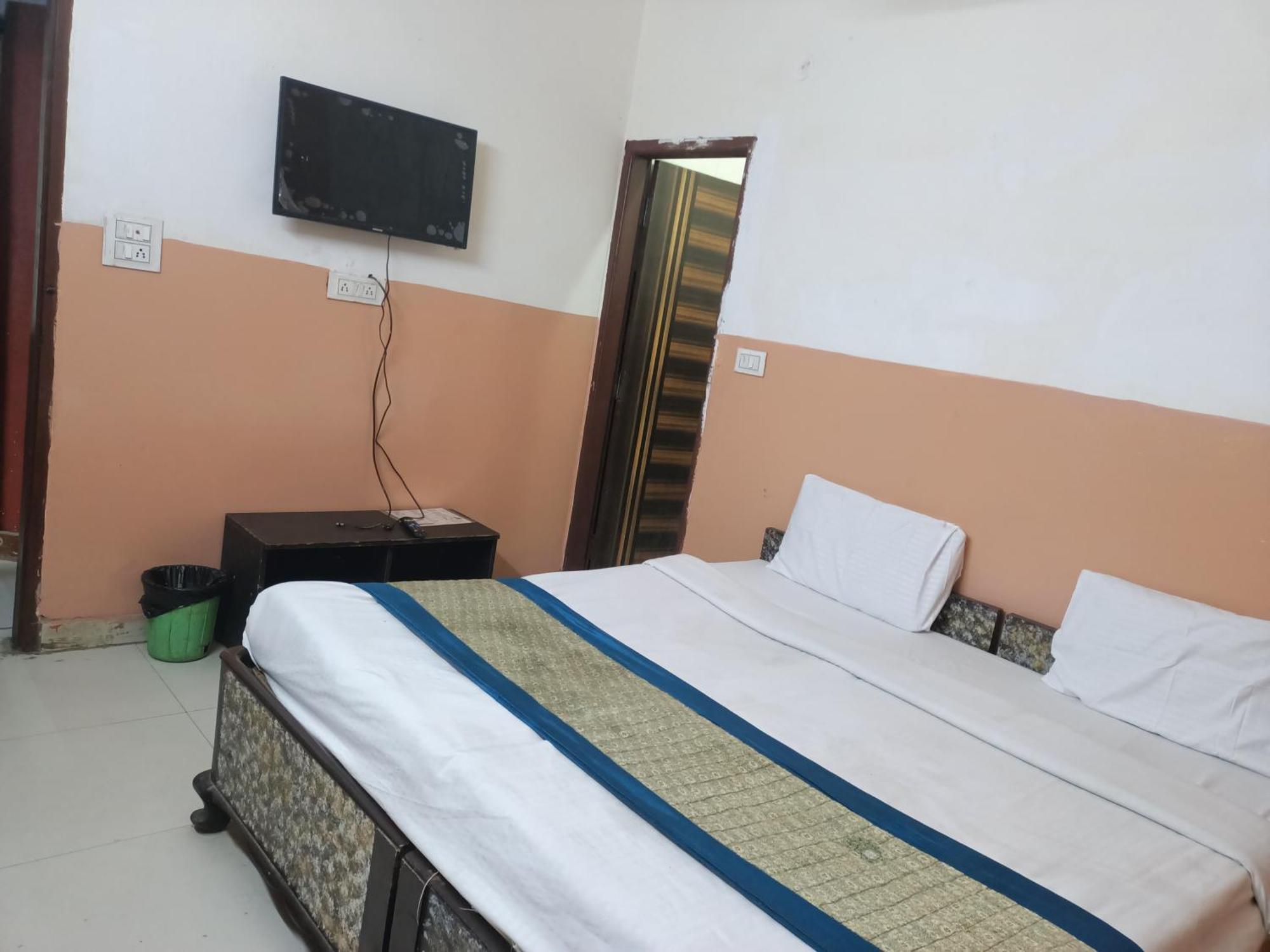 Hotel Royal India - Vijay Enclave นิวเดลี ภายนอก รูปภาพ