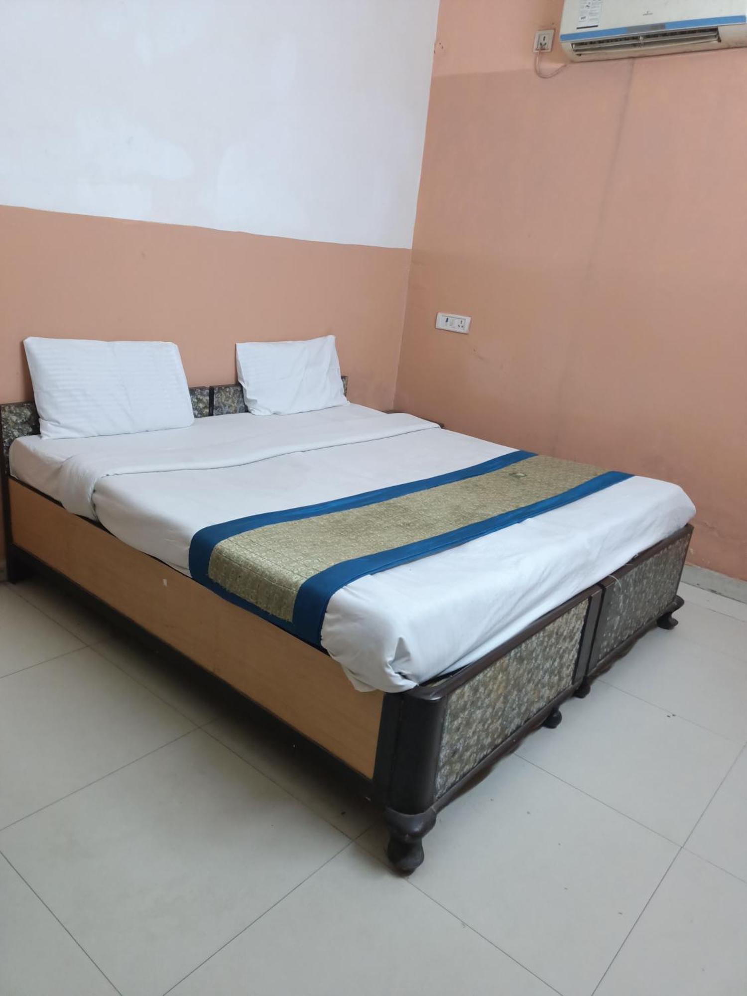 Hotel Royal India - Vijay Enclave นิวเดลี ภายนอก รูปภาพ